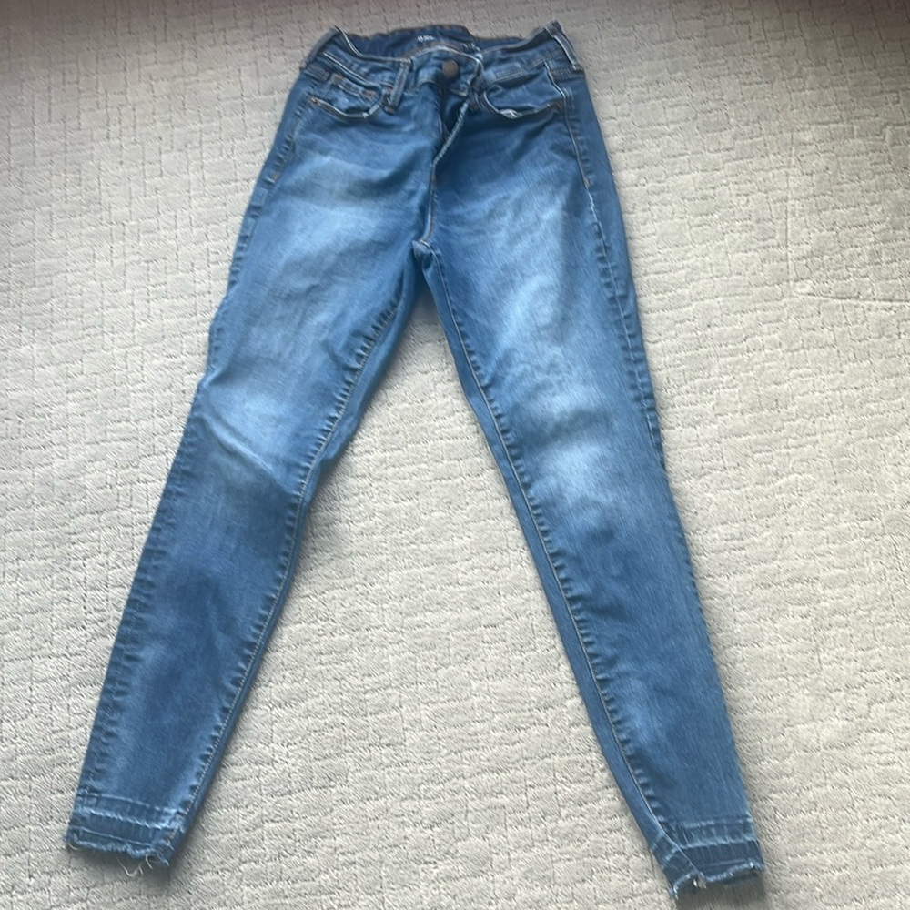 Old Navy Mid-Rise Skinny Jeans Size 4
